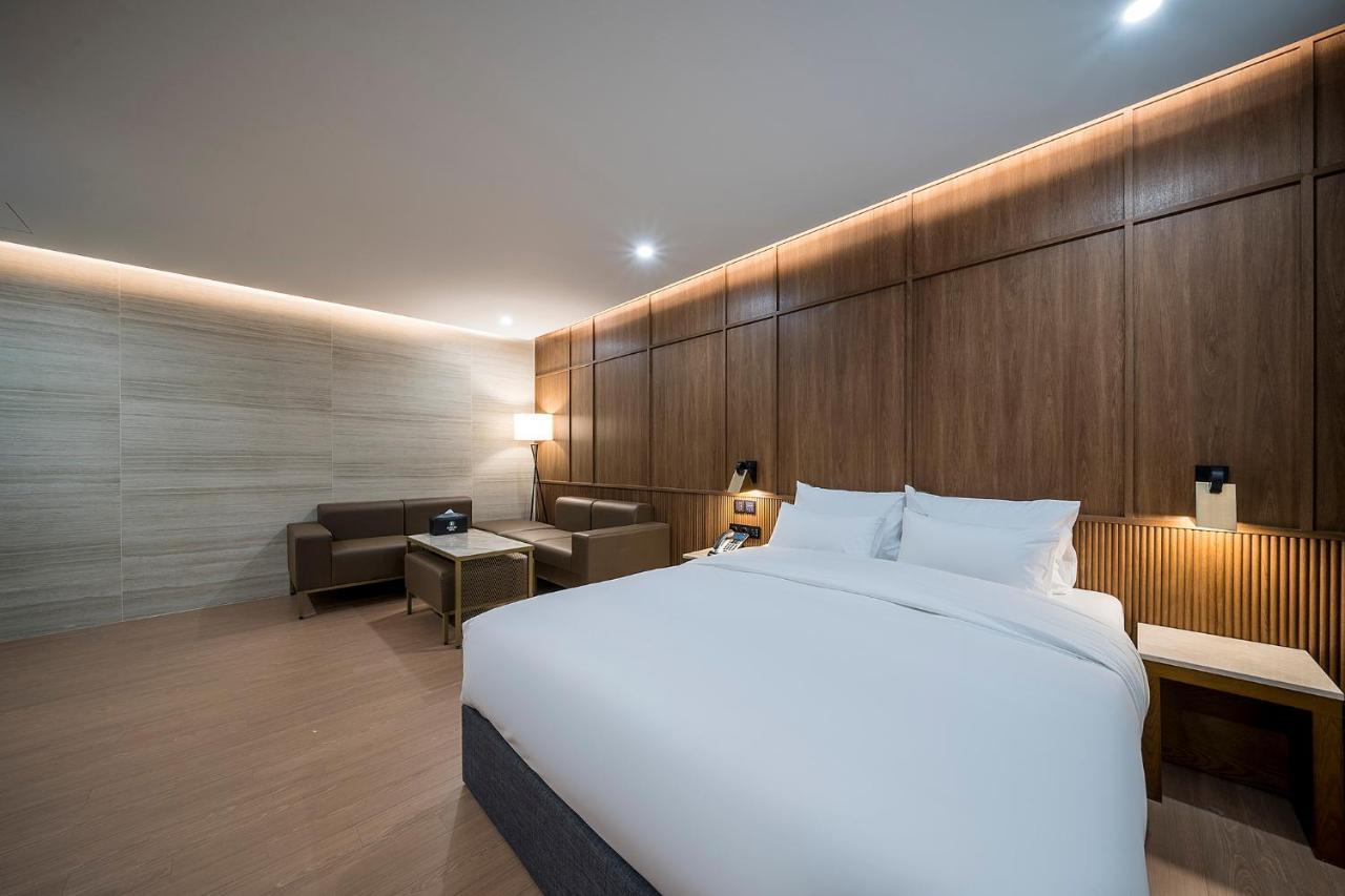 Brown Dot Hotel Pyeonghwa Plaza Mokpo Esterno foto