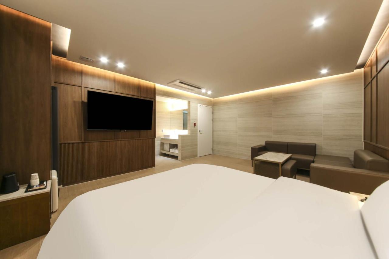 Brown Dot Hotel Pyeonghwa Plaza Mokpo Esterno foto