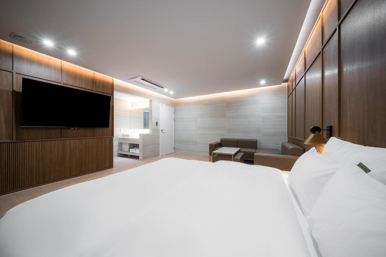 Brown Dot Hotel Pyeonghwa Plaza Mokpo Esterno foto